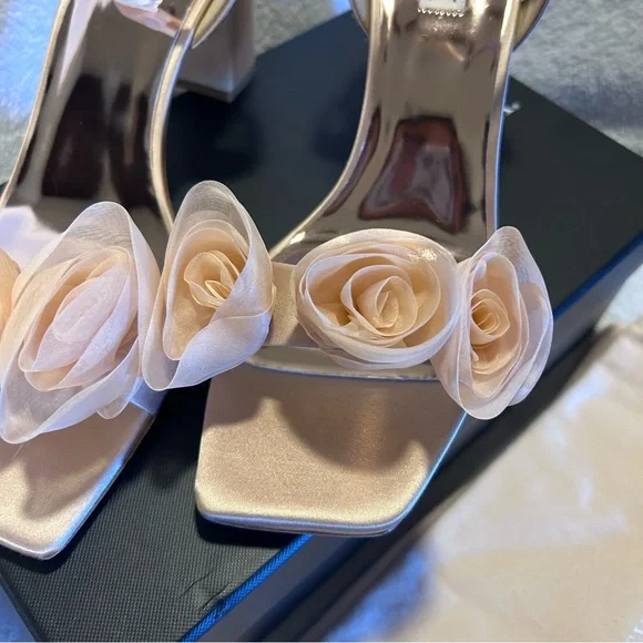 BADGLEY MISCHKA Carli Satin Tulle Rose Ankle-Strap Sandals in Blush Nude Sz 10 - Picture 8 of 15